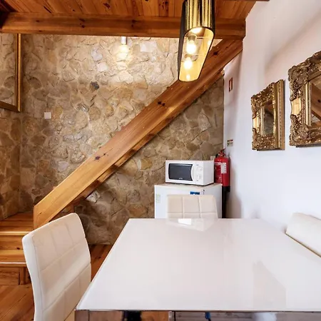 아파트 Guestready - Fantastic Rustic Duplex With Terrace 리스본
