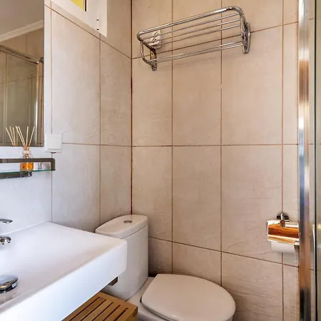 Guestready - Fantastic Rustic Duplex With Terrace Appartamento Lisbona